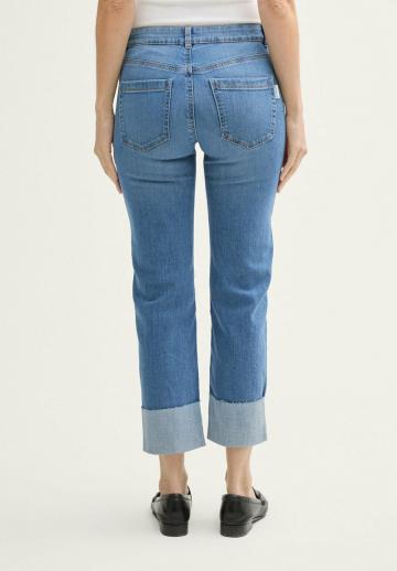 Короткие джинсы