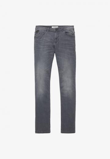 Узкие джинсы