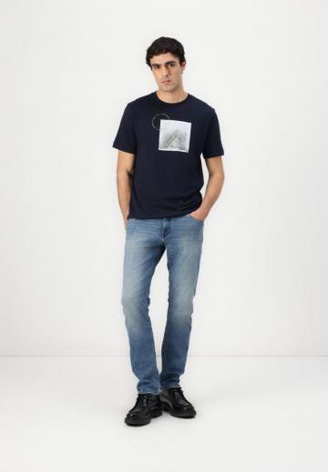 Прямые джинсы