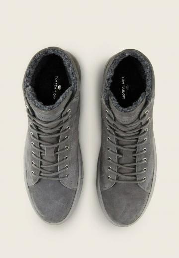 Зимние ботинки