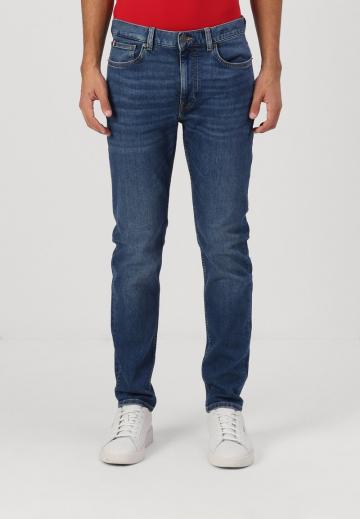 Узкие джинсы