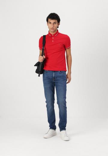 Узкие джинсы