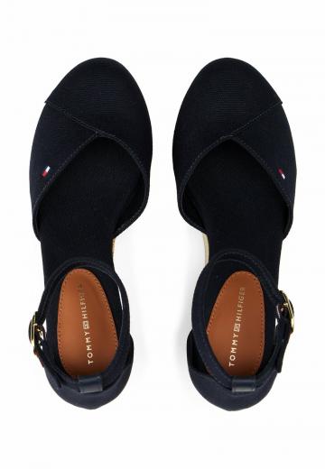 Туфли на танкетке