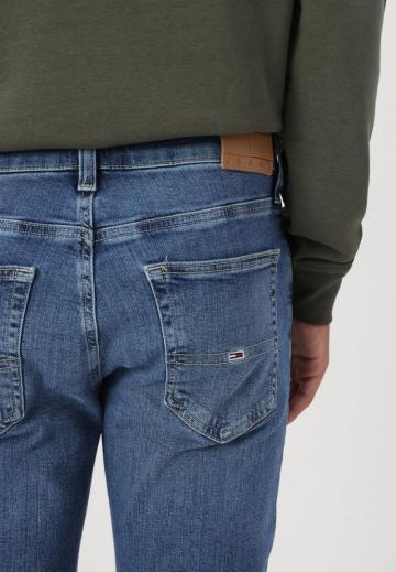 Узкие джинсы