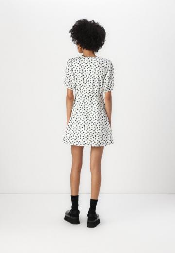 Короткое платье