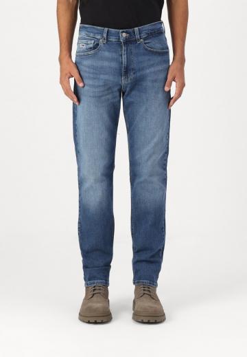 Узкие джинсы