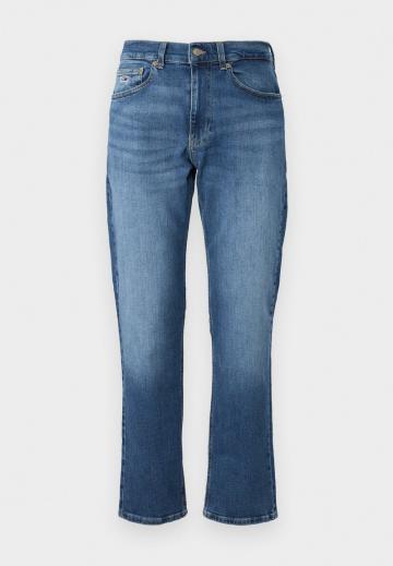 Узкие джинсы