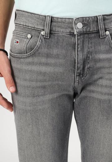 Узкие джинсы