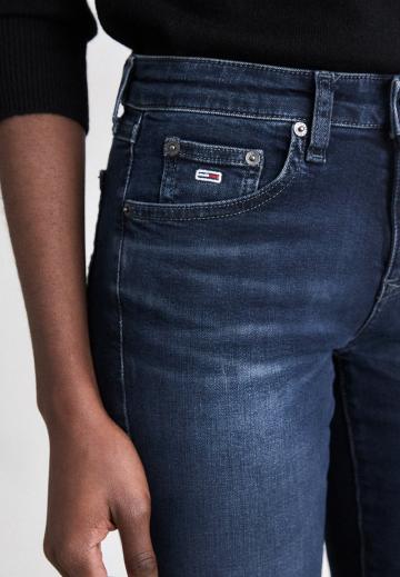 Узкие джинсы