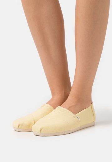 Спортивные балетки