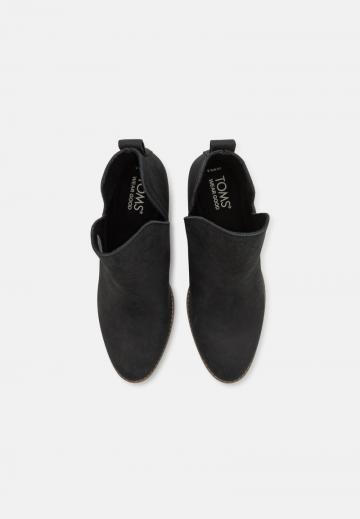 Сапожки на танкетке