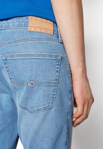 Узкие джинсы