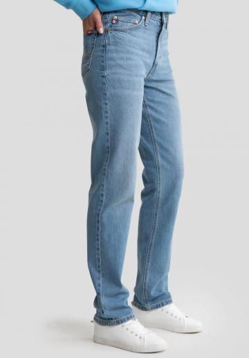 Прямые джинсы