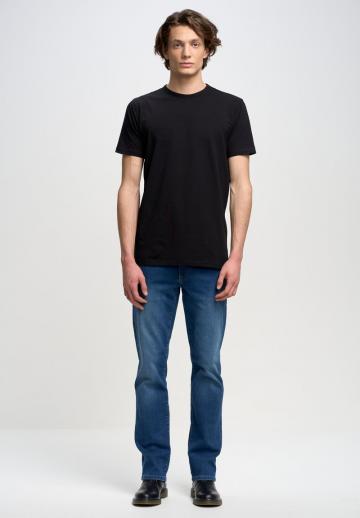 Узкие джинсы