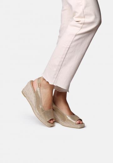 Туфли с открытым носом