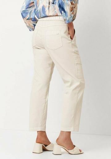 Брюки с накладными карманами