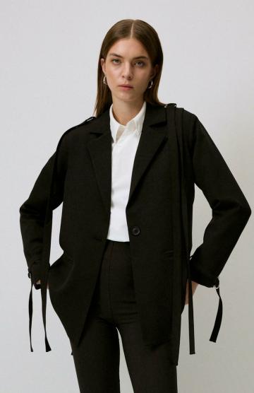 Блейзер с накладными карманами