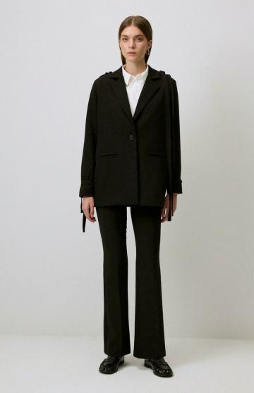 Блейзер с накладными карманами