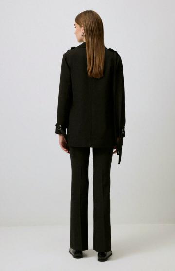 Блейзер с накладными карманами