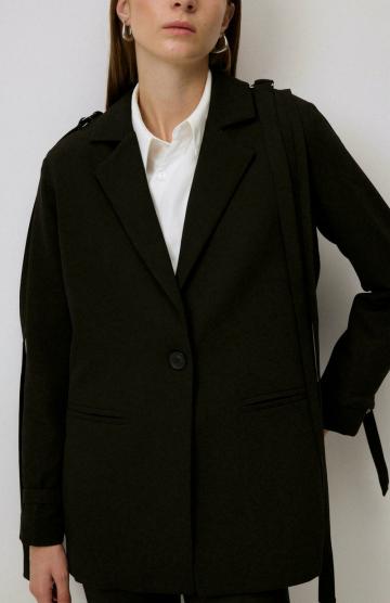 Блейзер с накладными карманами