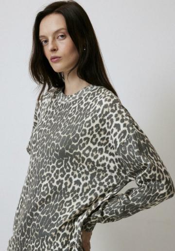 Длинный пуловер