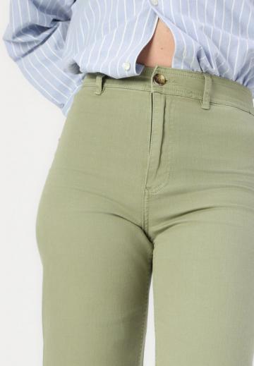 Клешеные джинсы