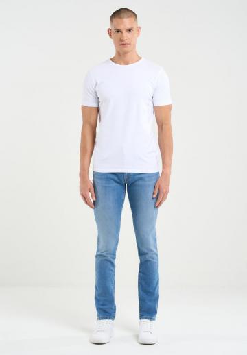 Узкие джинсы