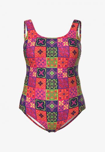 Слитный купальник