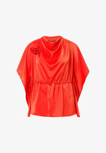 Атласная блузка