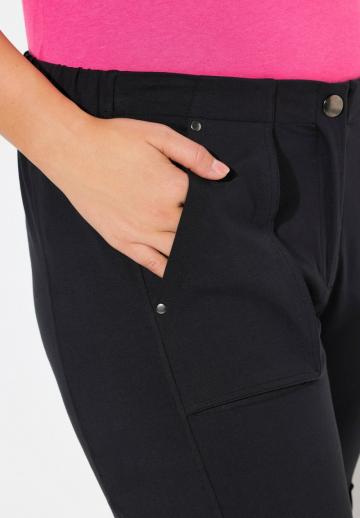 Брюки с накладными карманами