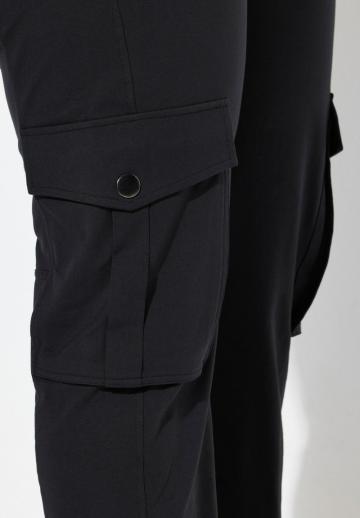 Брюки с накладными карманами