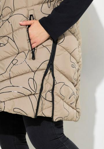 Длинный жилет