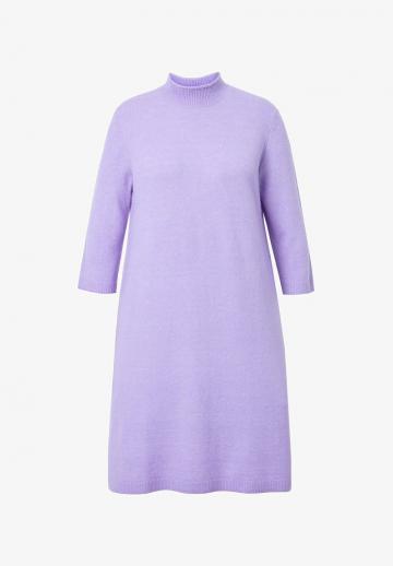 Вязаное платье