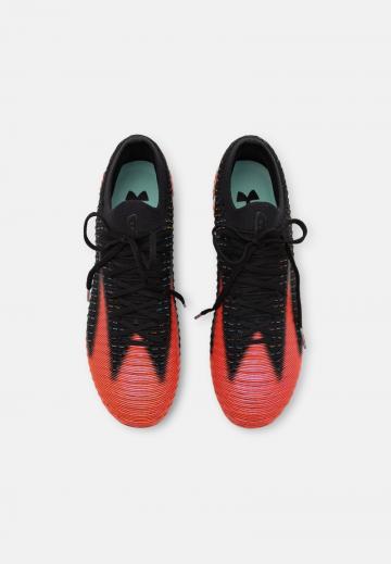 Футбольные бутсы