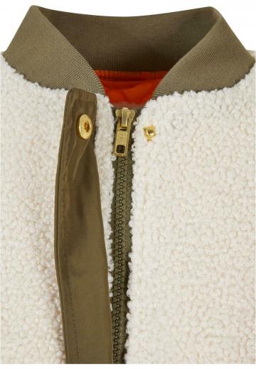 Куртка с накладнымит карманами