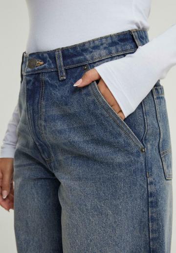 Прямые джинсы