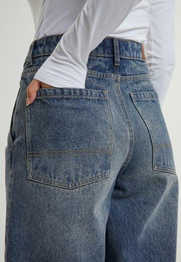 Прямые джинсы