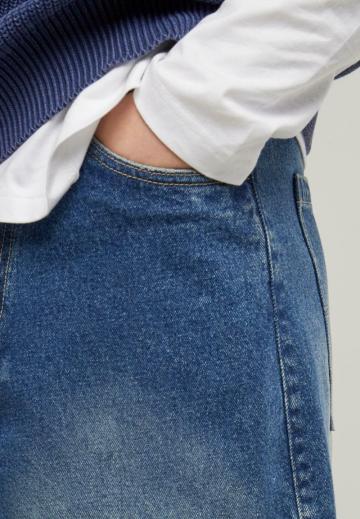 Прямые джинсы