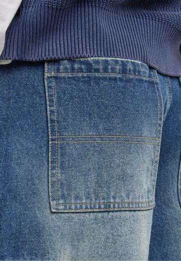 Прямые джинсы