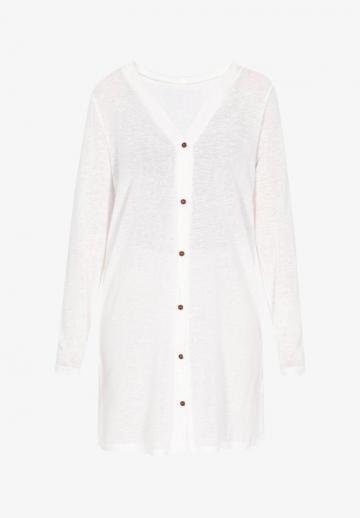 Длинный жилет