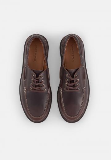 Ботинки на шнуровке