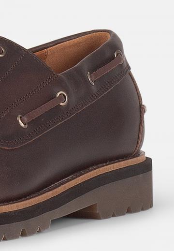 Ботинки на шнуровке