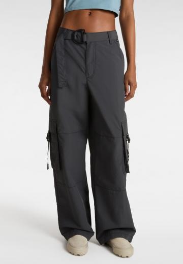 Брюки с накладными карманами