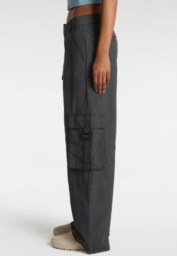 Брюки с накладными карманами