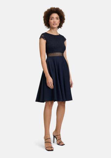 Платье футляр