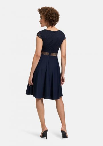 Платье футляр