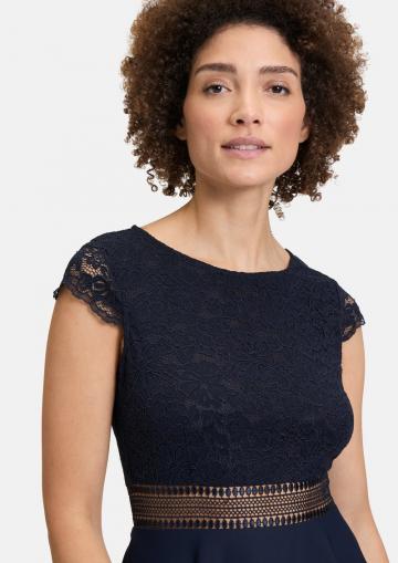 Платье футляр