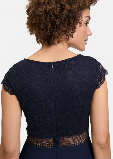 Платье футляр