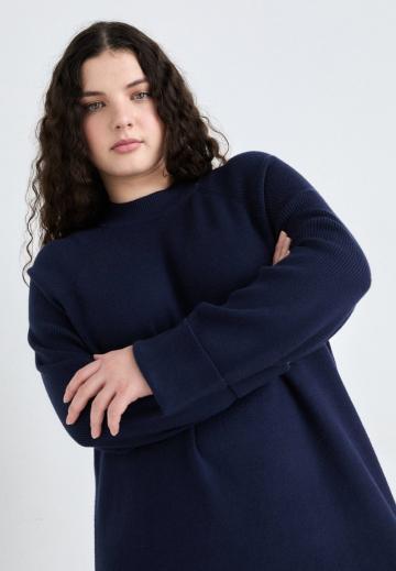 Вязаное платье