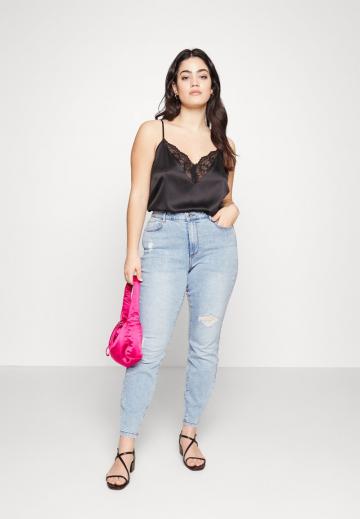 Узкие джинсы